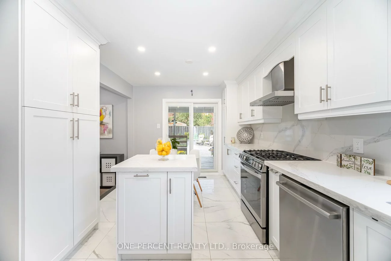 704, Bookham, Rathwood, Mississauga