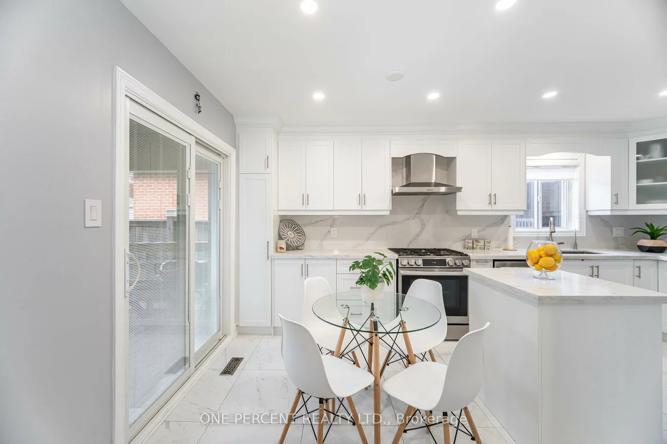 704, Bookham, Rathwood, Mississauga