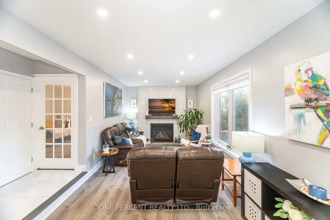 704, Bookham, Rathwood, Mississauga