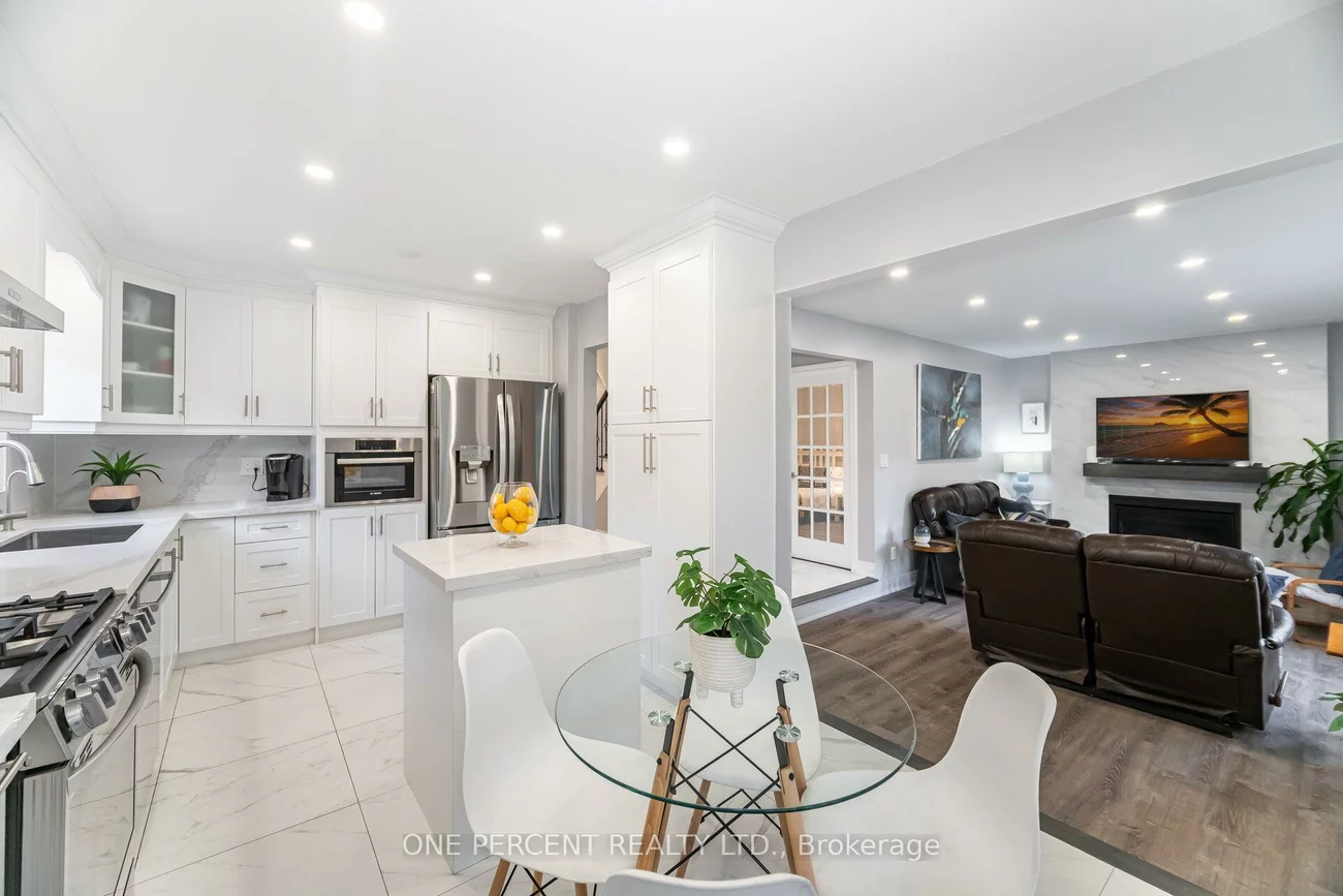 704, Bookham, Rathwood, Mississauga