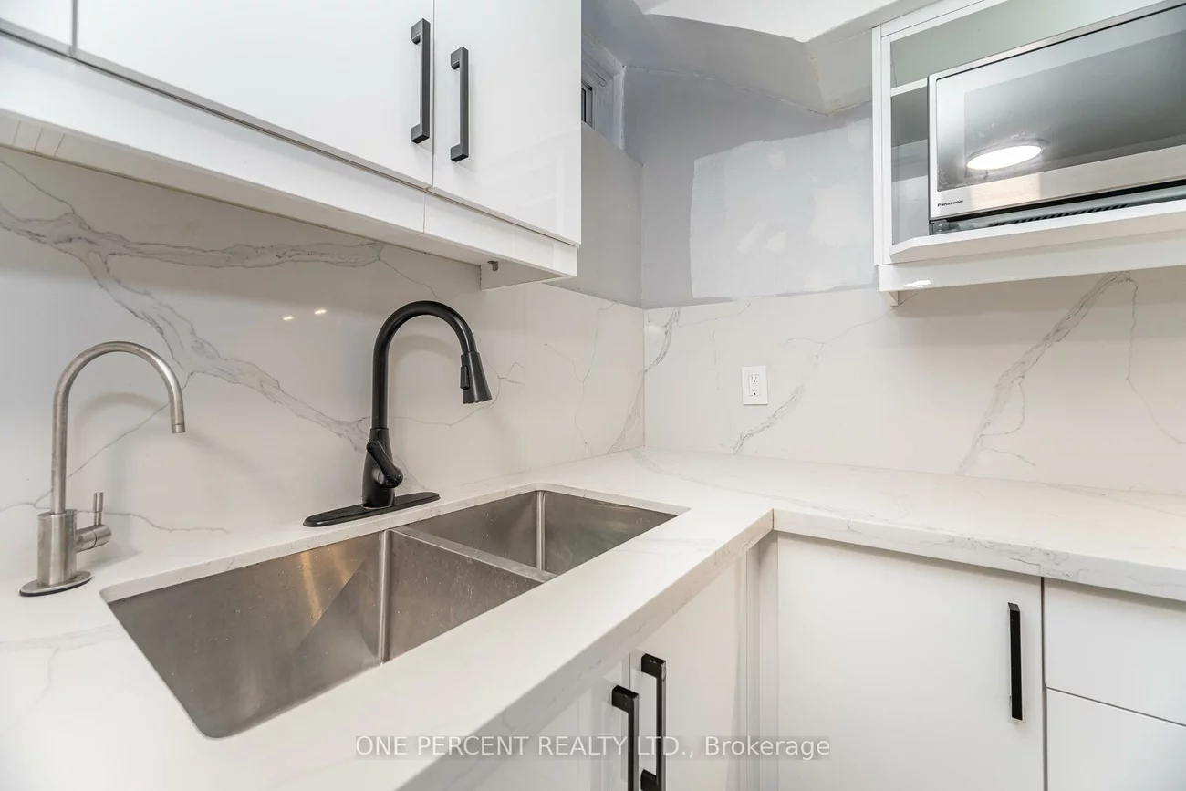 704, Bookham, Rathwood, Mississauga