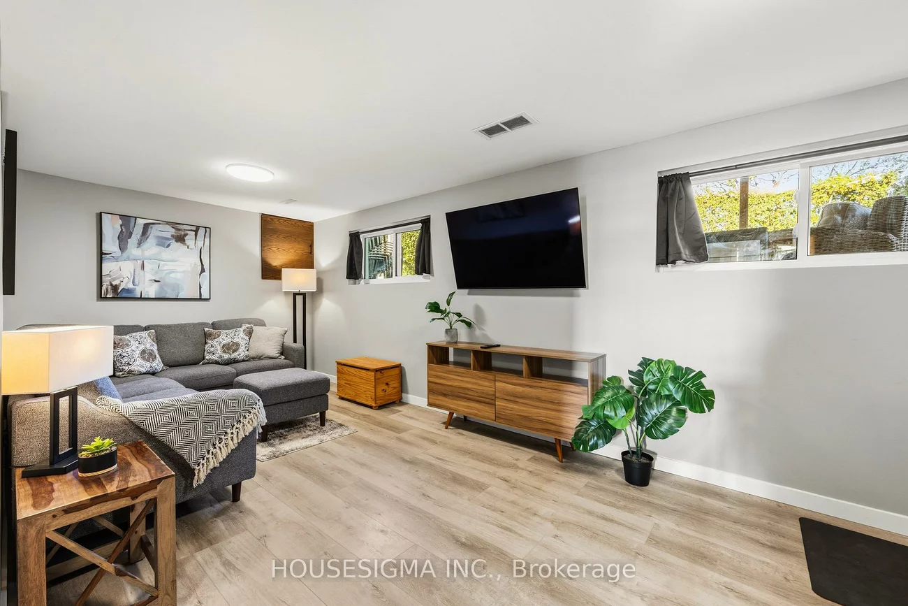 427, Lolita, Mississauga Valleys, Mississauga