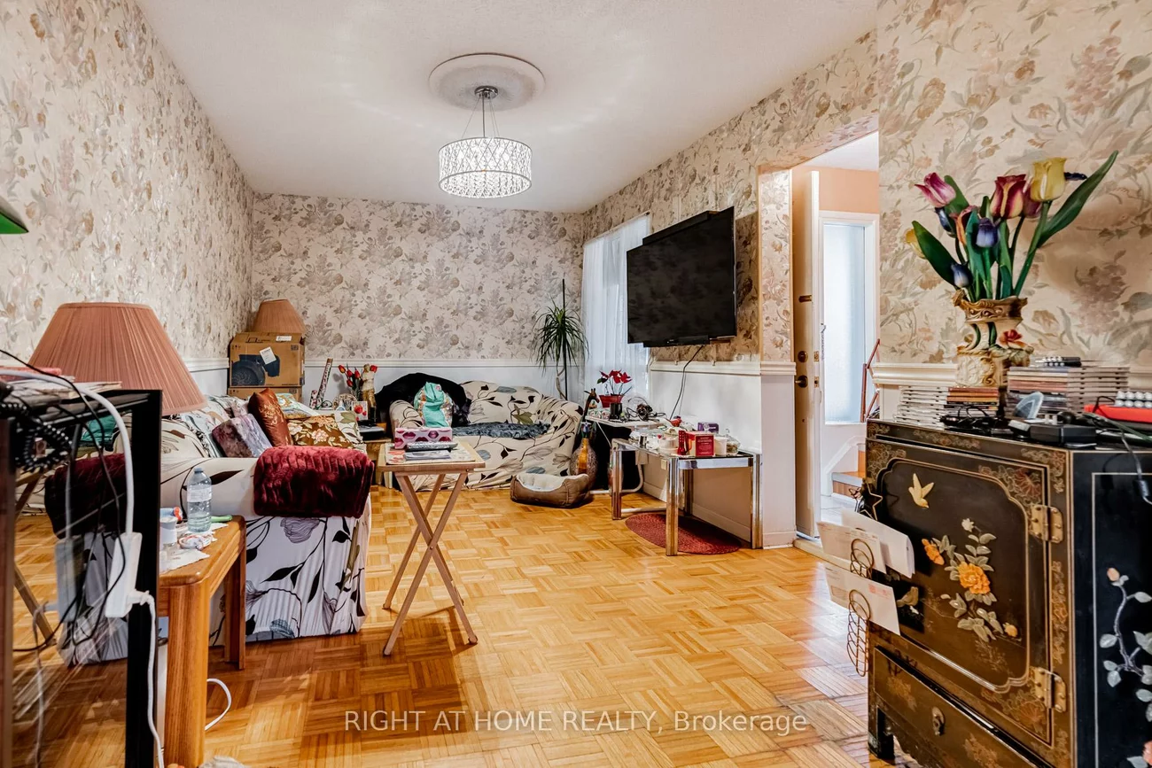 4278, Sawmill Valley, Erin Mills, Mississauga