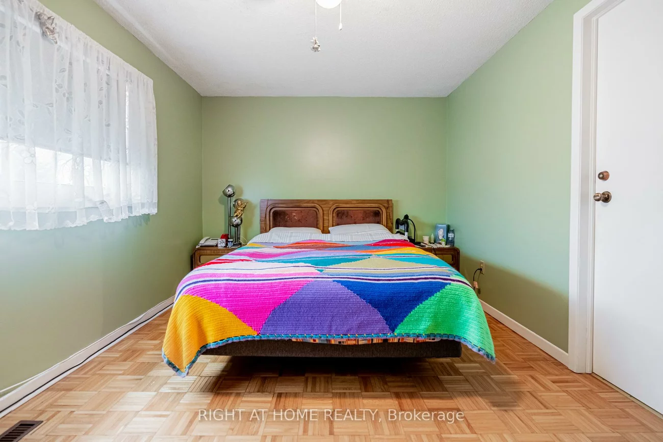 4278, Sawmill Valley, Erin Mills, Mississauga