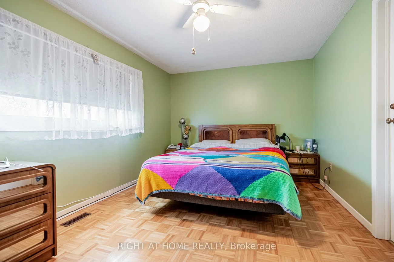 4278, Sawmill Valley, Erin Mills, Mississauga