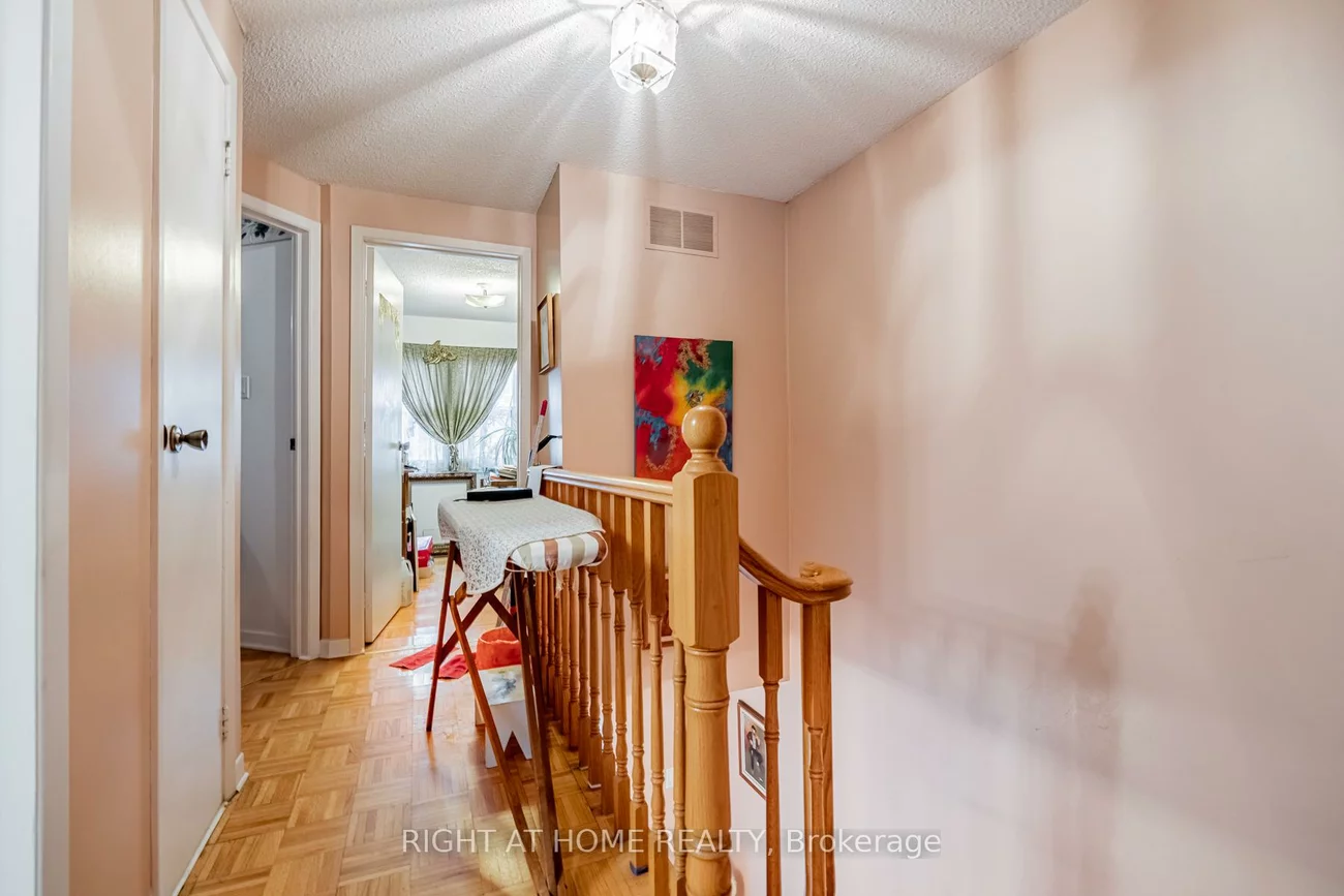 4278, Sawmill Valley, Erin Mills, Mississauga