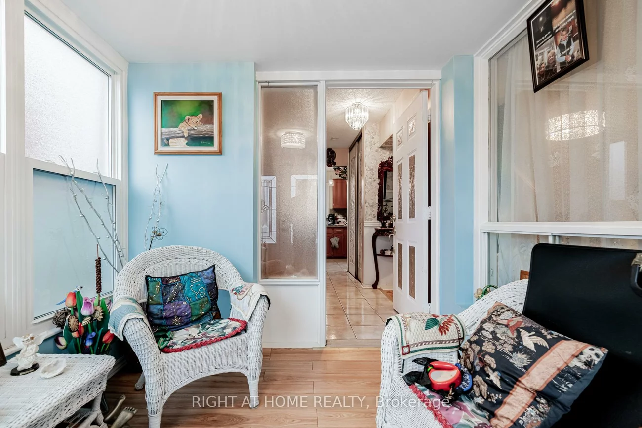 4278, Sawmill Valley, Erin Mills, Mississauga