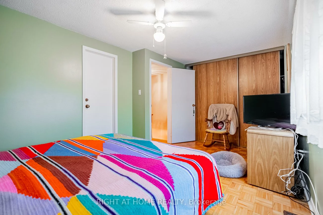 4278, Sawmill Valley, Erin Mills, Mississauga