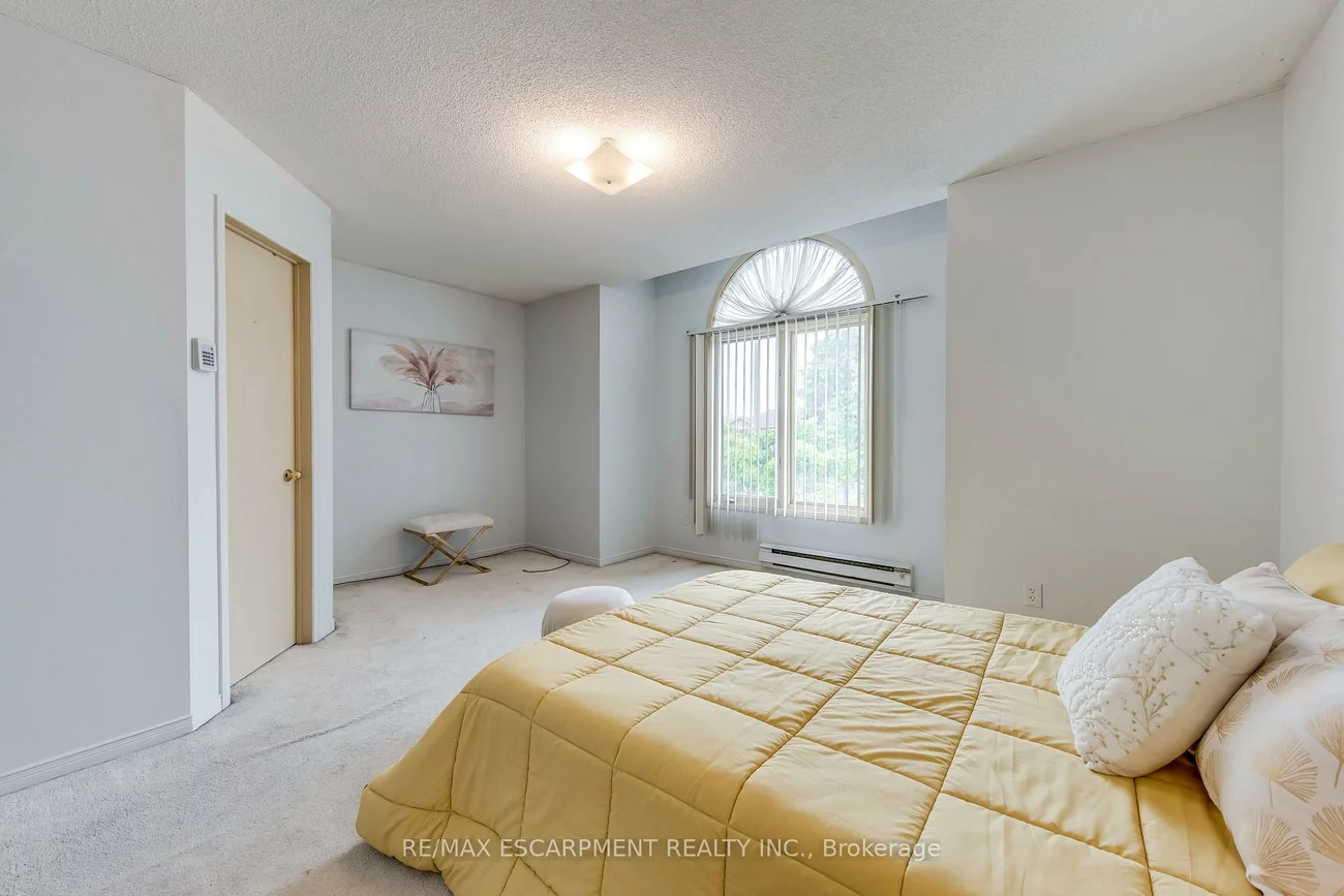1157, Charminster, East Credit, Mississauga