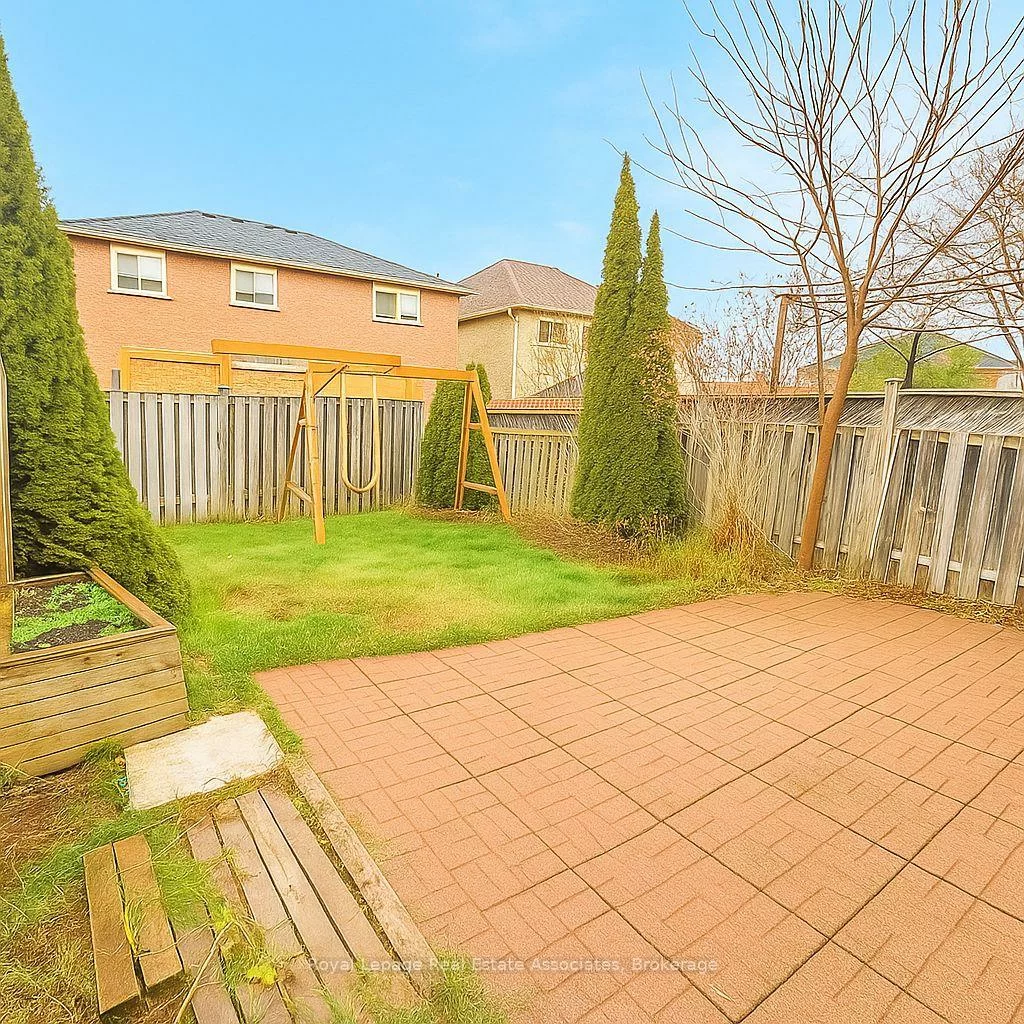 7156, Sandhurst, Lisgar, Mississauga