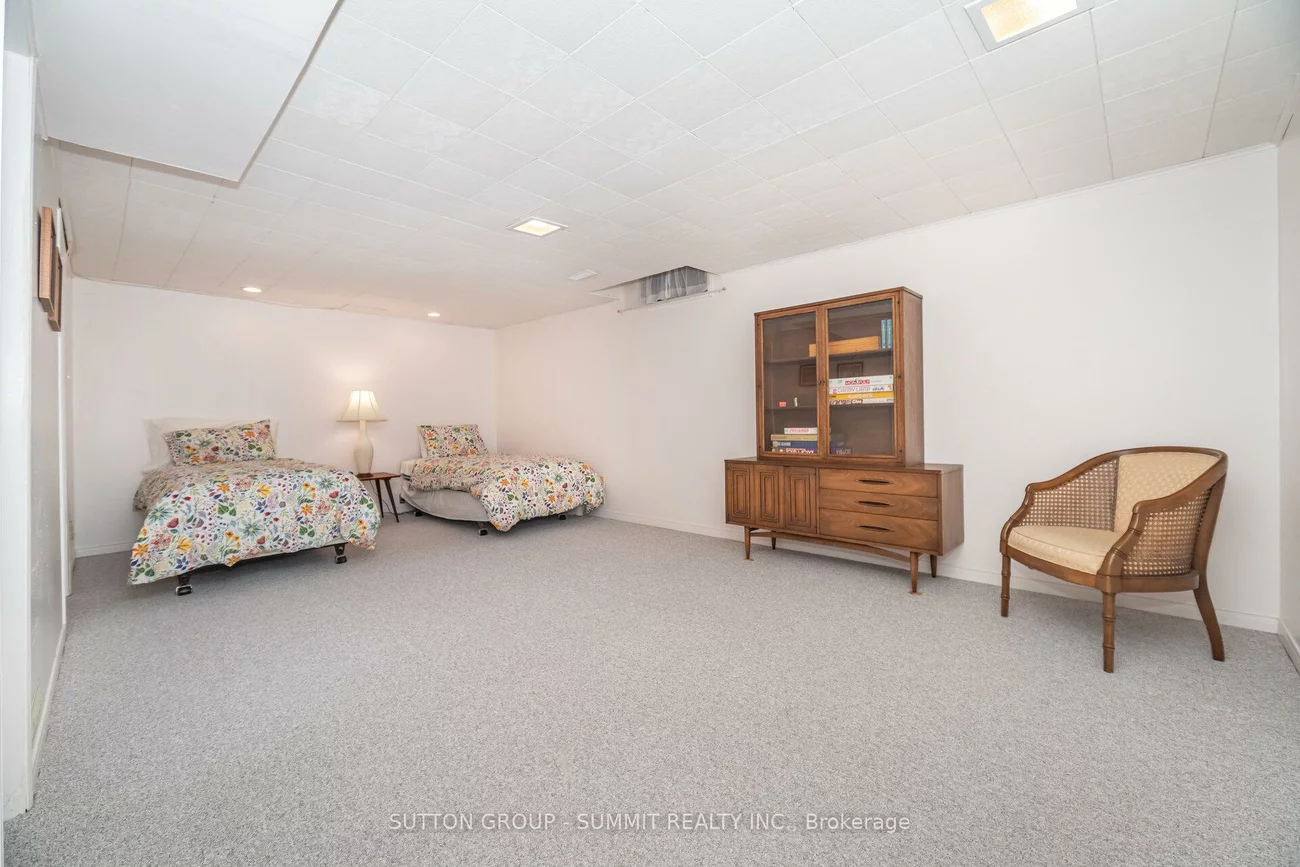 1423, Ravensmoor, East Credit, Mississauga