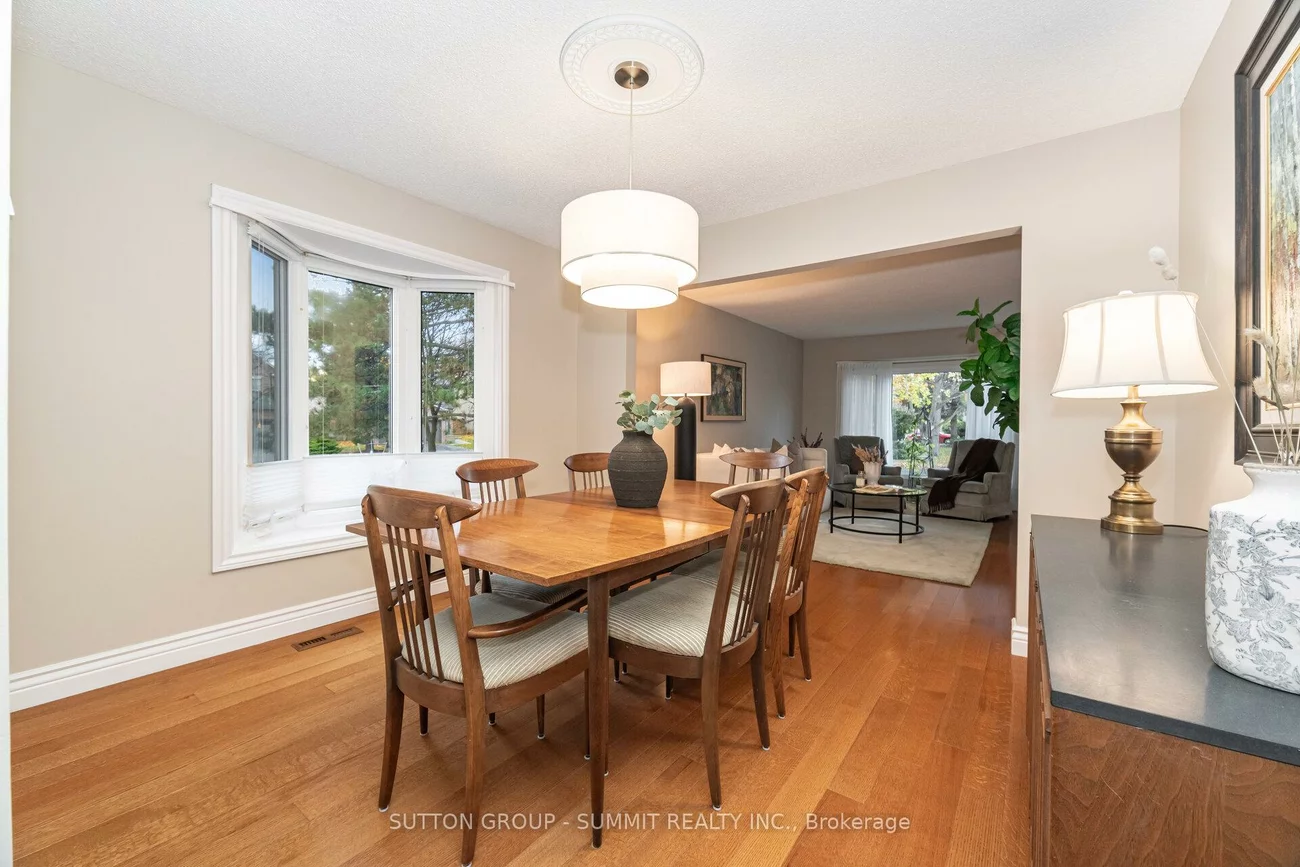 1423, Ravensmoor, East Credit, Mississauga