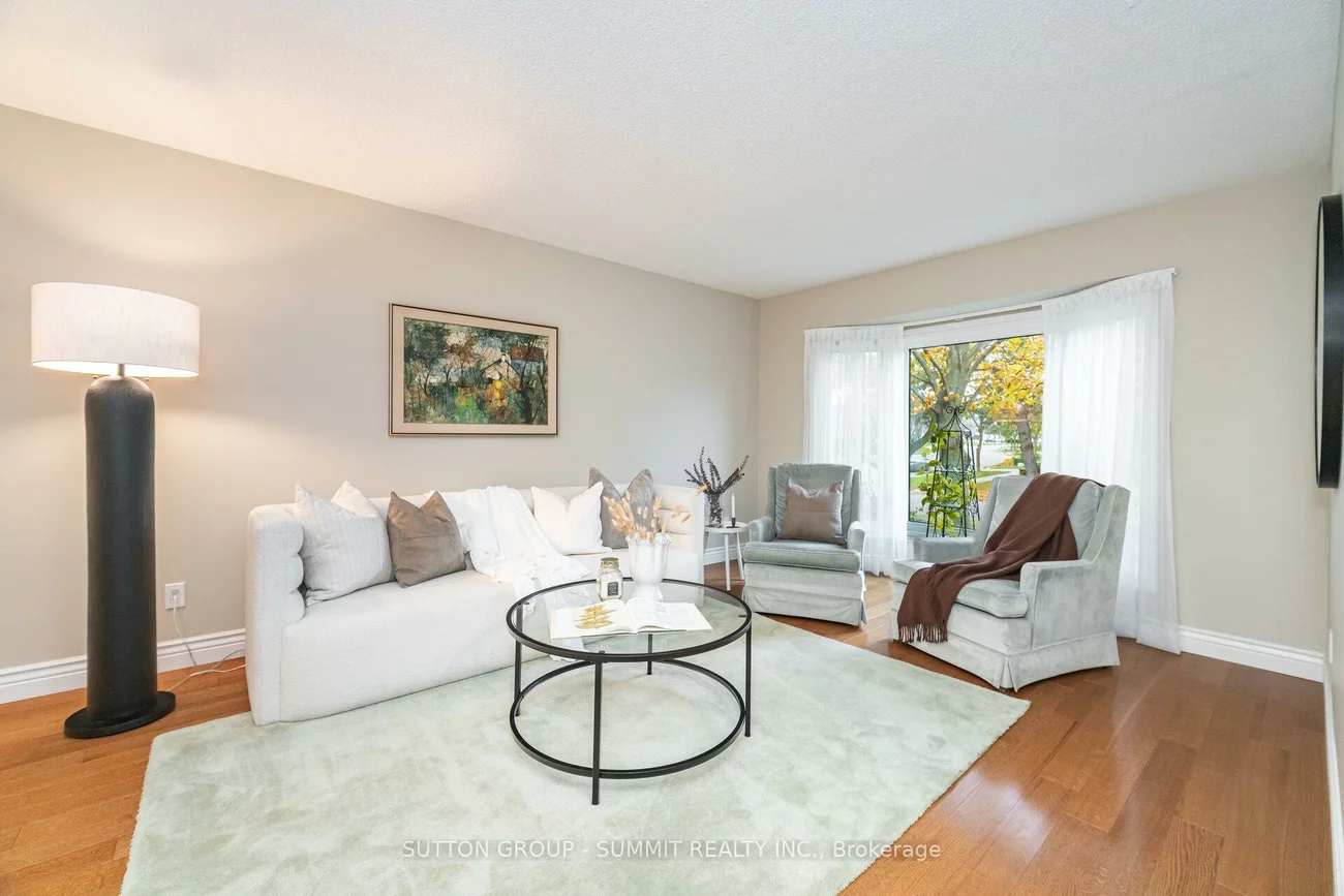 1423, Ravensmoor, East Credit, Mississauga