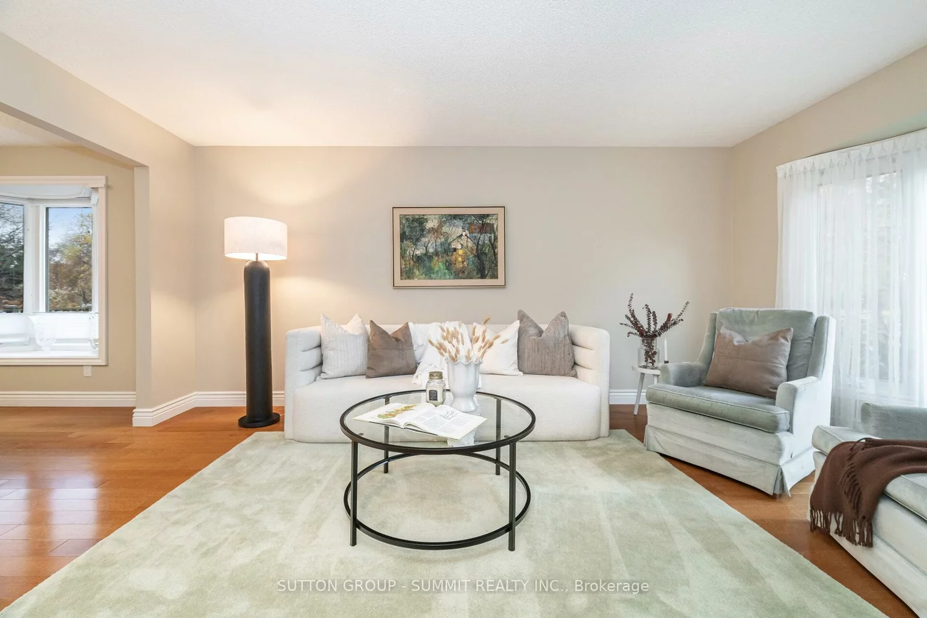 1423, Ravensmoor, East Credit, Mississauga