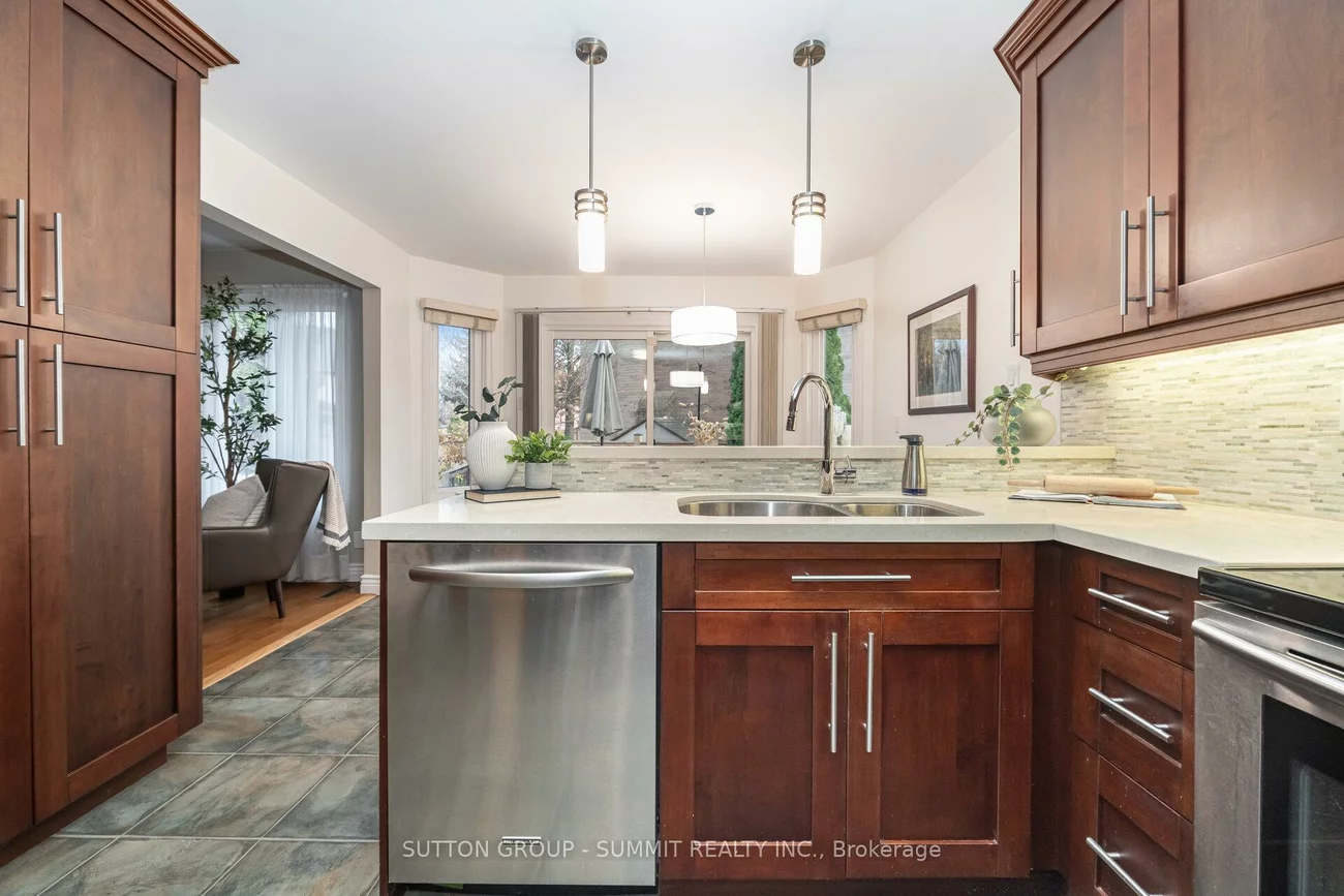 1423, Ravensmoor, East Credit, Mississauga