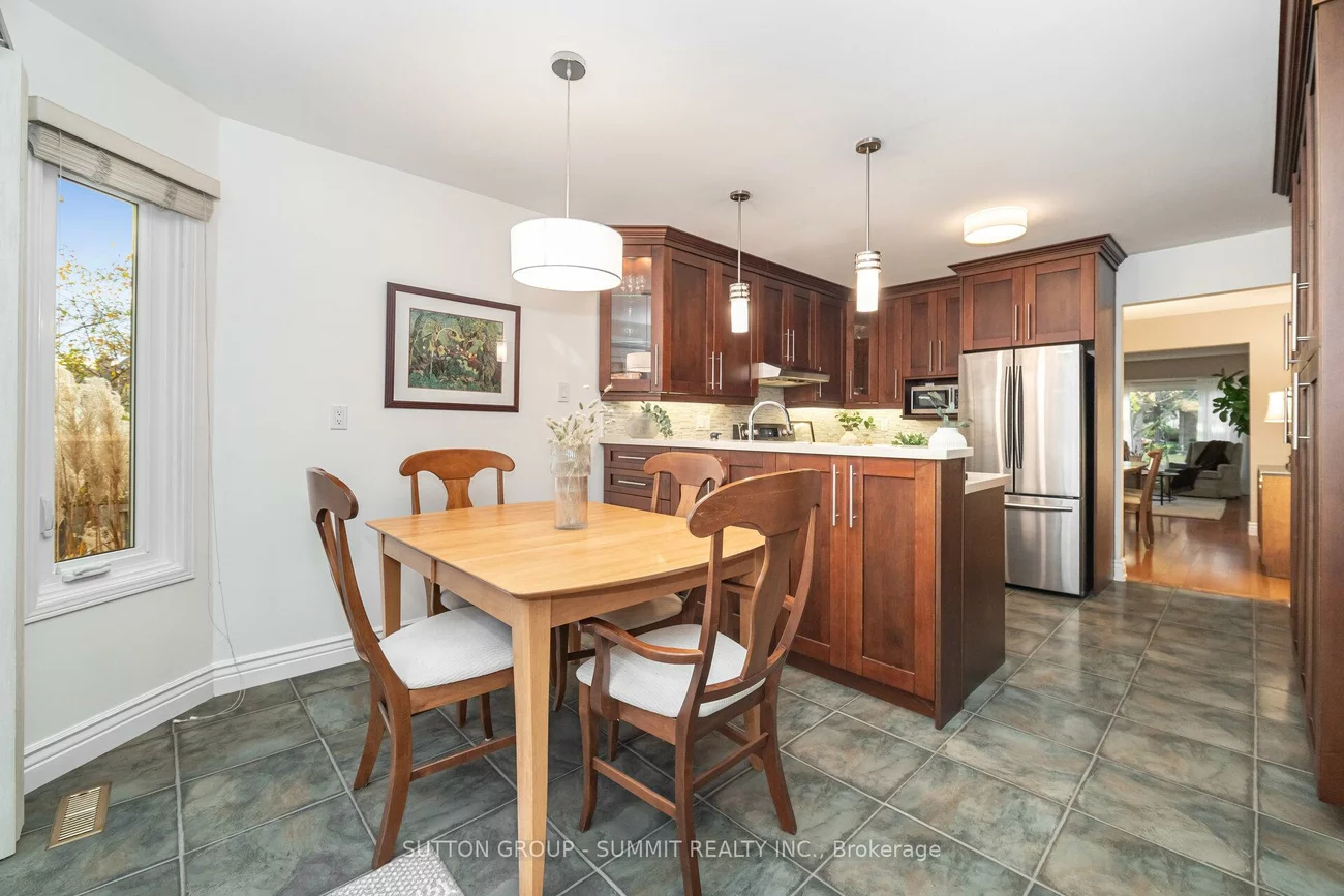 1423, Ravensmoor, East Credit, Mississauga