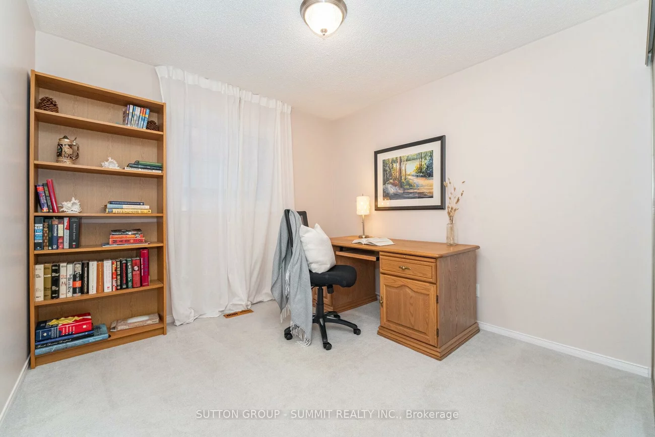 1423, Ravensmoor, East Credit, Mississauga