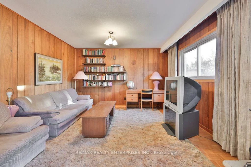 2288, Hensall, Cooksville, Mississauga