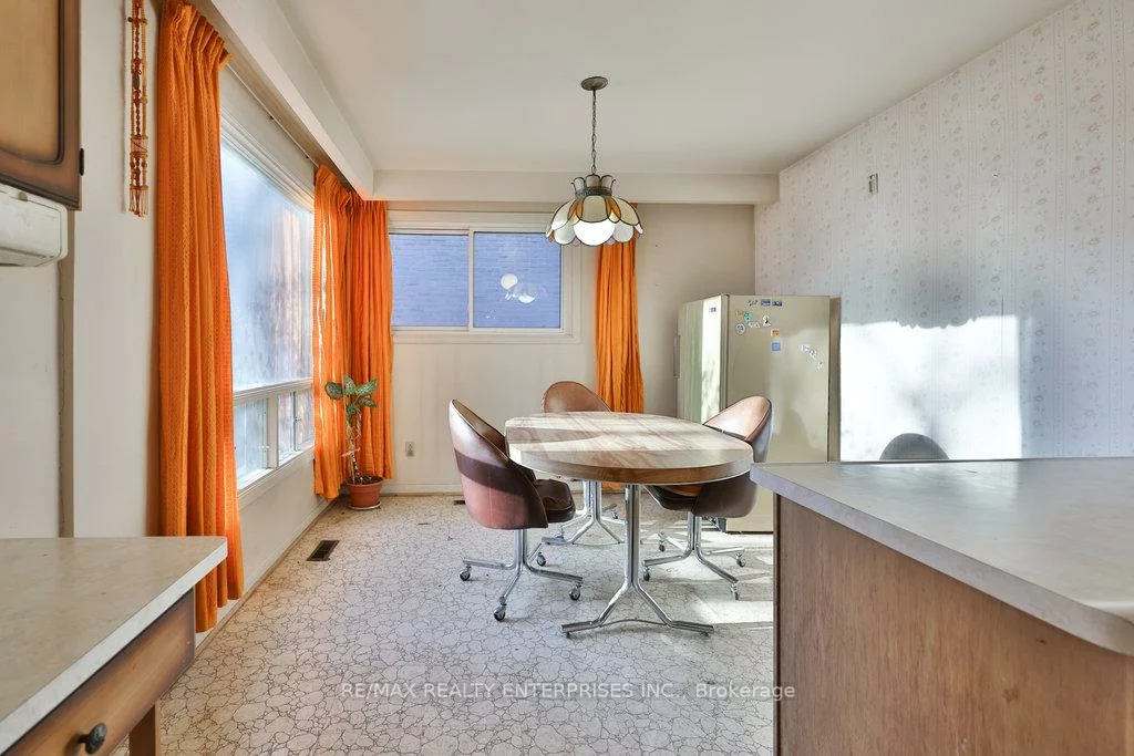 2288, Hensall, Cooksville, Mississauga