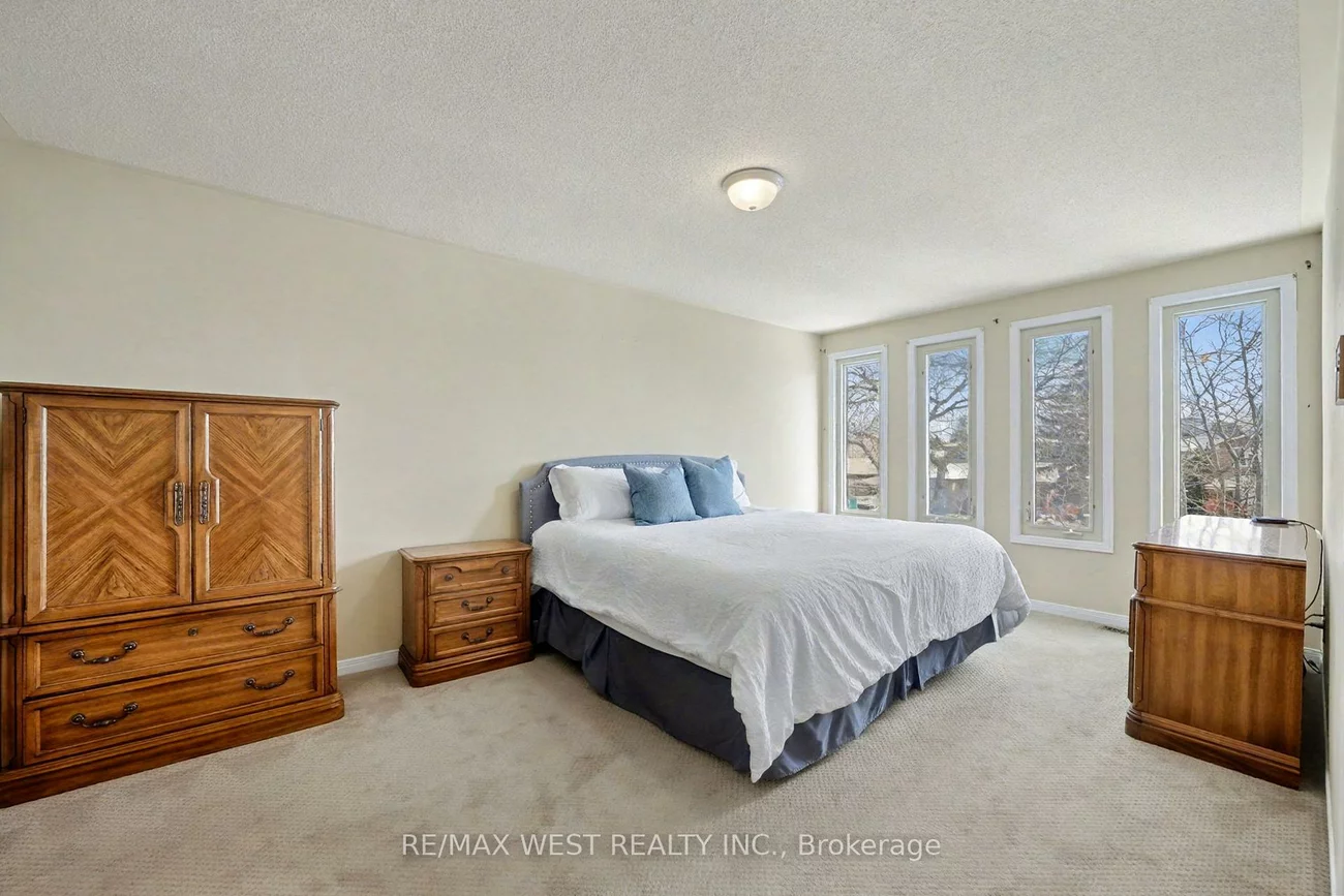 1155, Willowbank, Rathwood, Mississauga