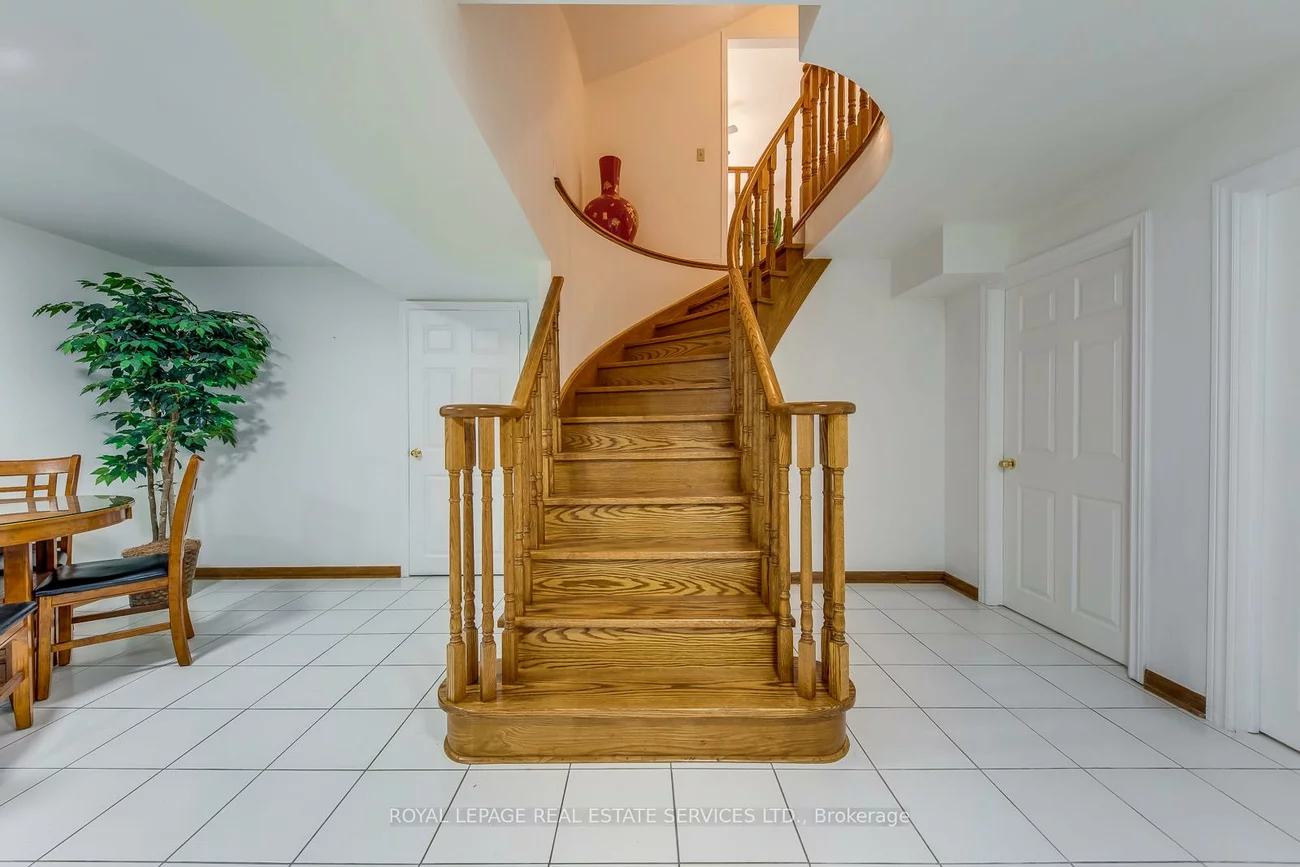 4370, Goldenrod, East Credit, Mississauga