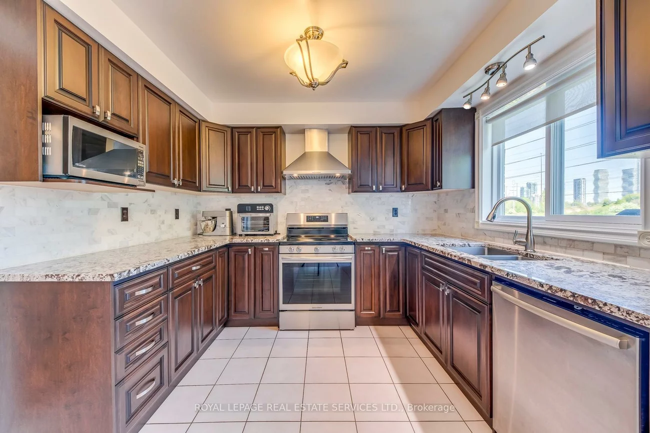 4370, Goldenrod, East Credit, Mississauga