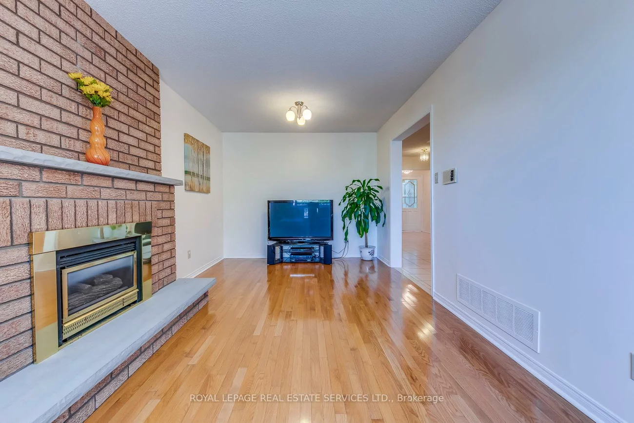 4370, Goldenrod, East Credit, Mississauga