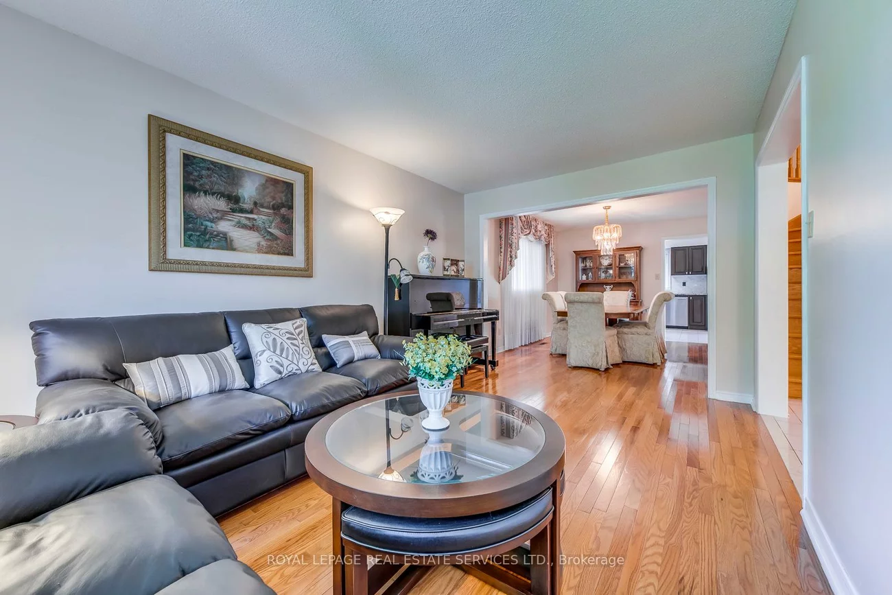 4370, Goldenrod, East Credit, Mississauga