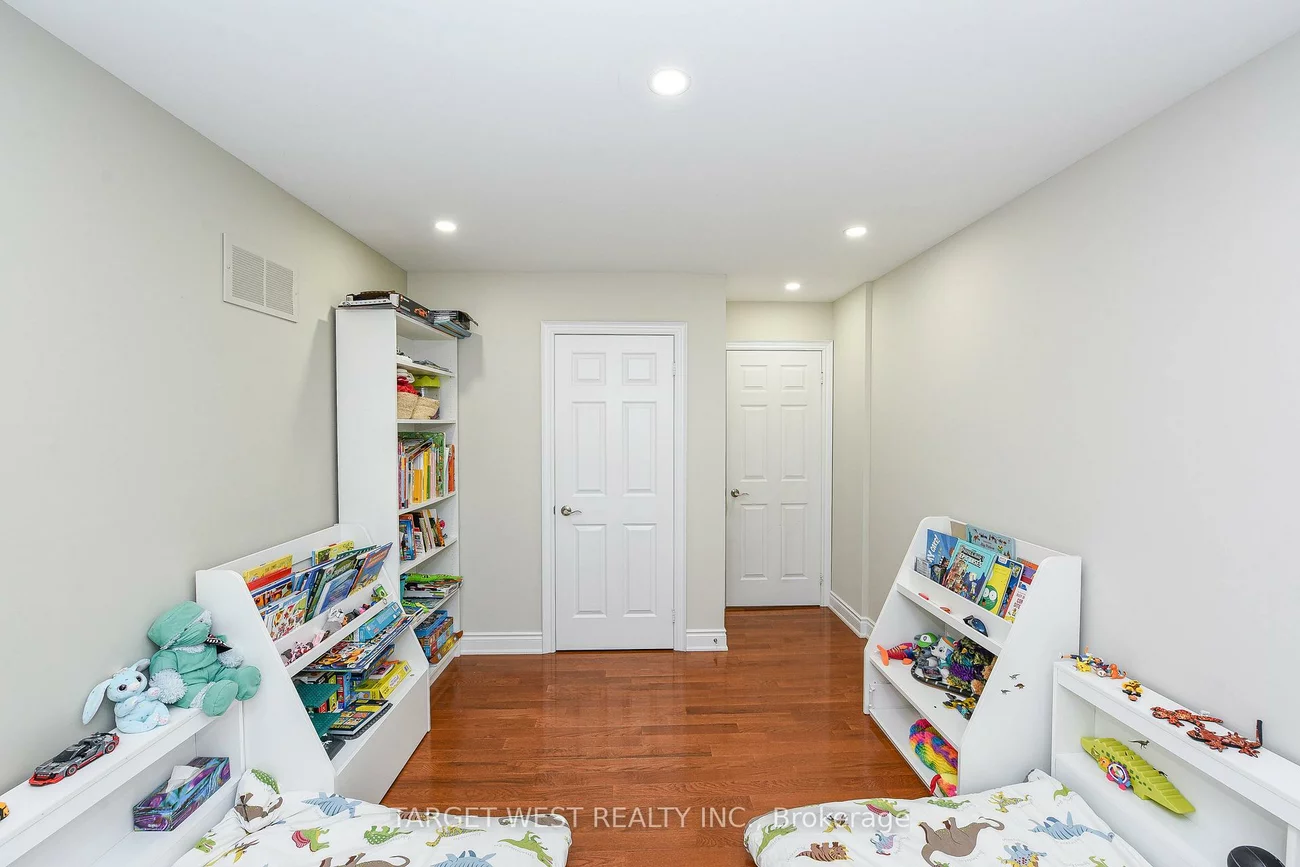 87, Park, Port Credit, Mississauga