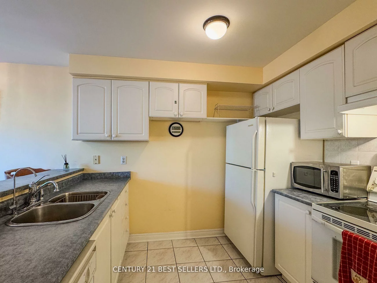 5347, Red Brush, Hurontario, Mississauga