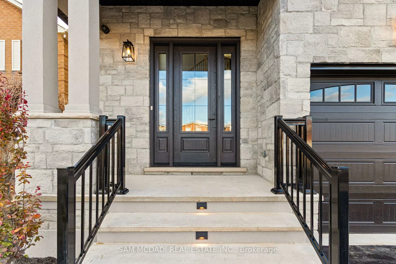 4584, Full Moon, Hurontario, Mississauga