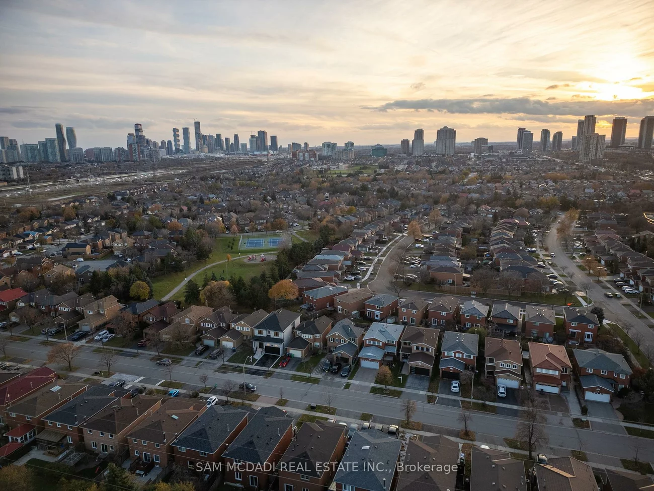 4584, Full Moon, Hurontario, Mississauga