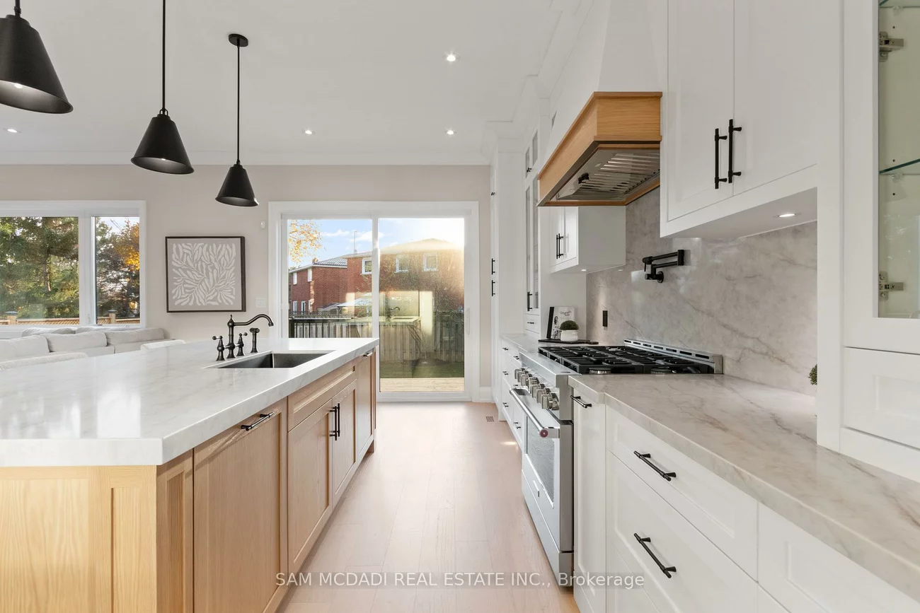 4584, Full Moon, Hurontario, Mississauga