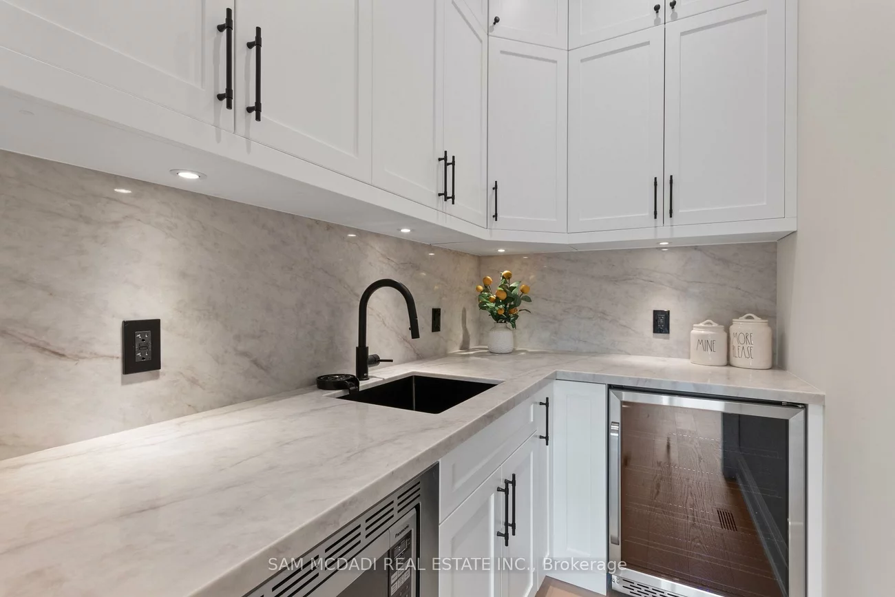 4584, Full Moon, Hurontario, Mississauga