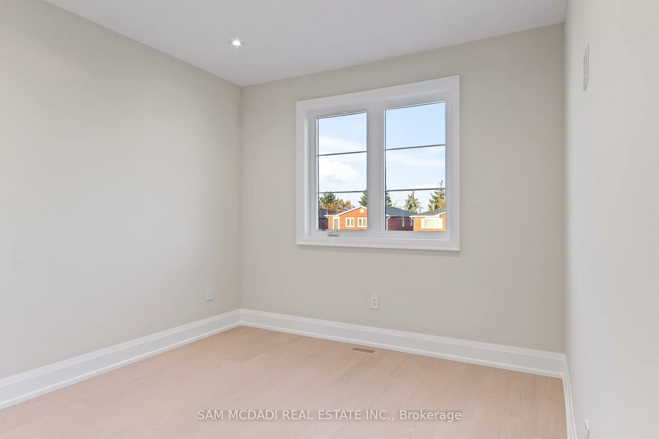 4584, Full Moon, Hurontario, Mississauga