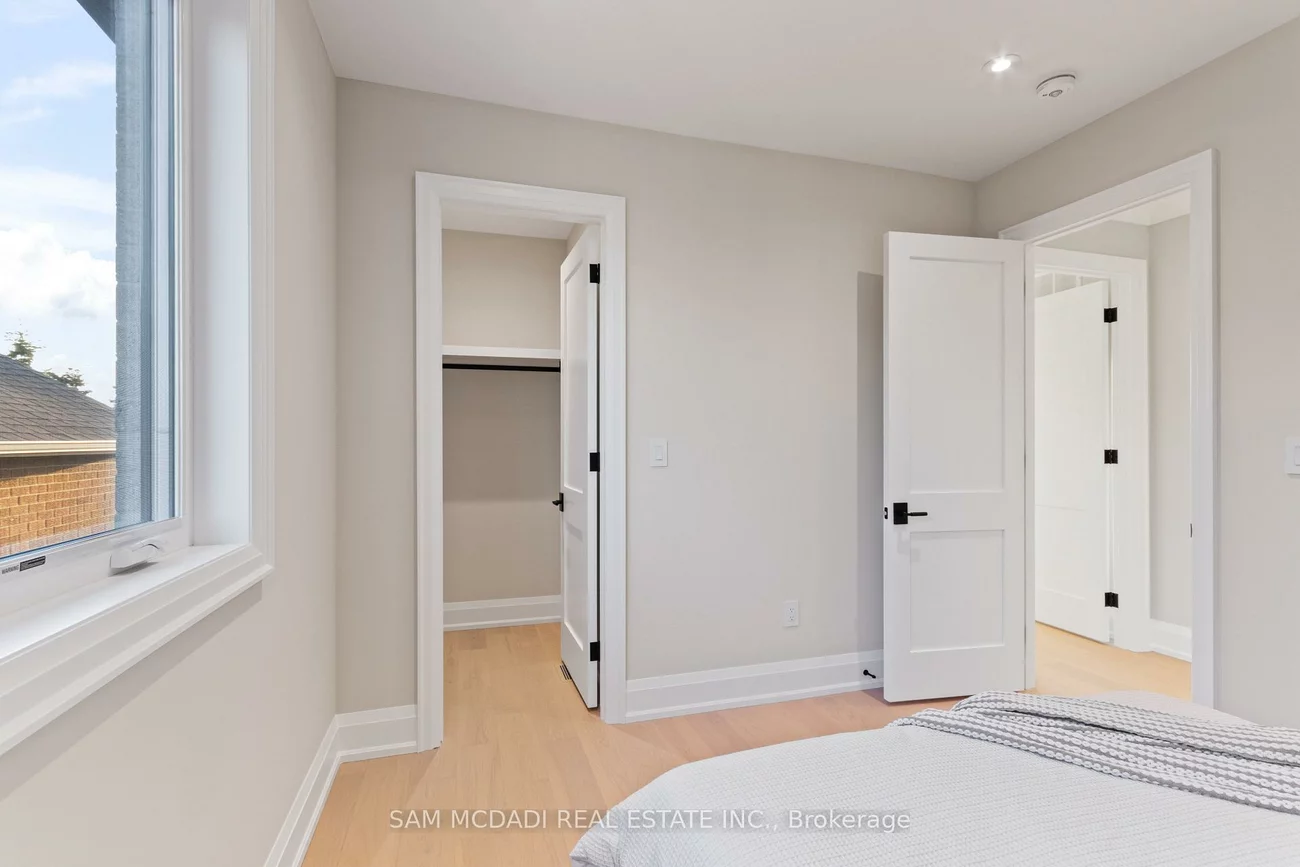 4584, Full Moon, Hurontario, Mississauga