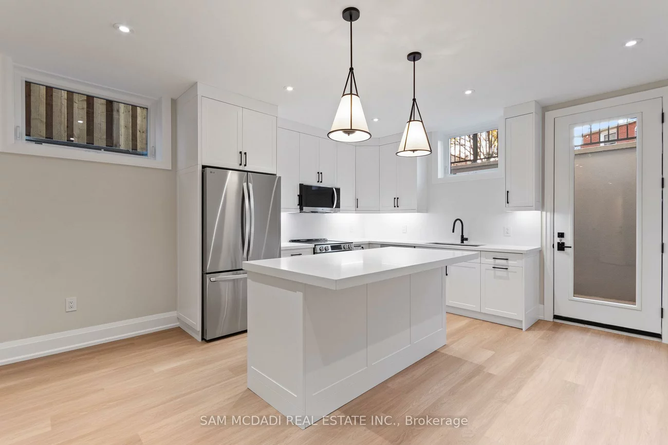 4584, Full Moon, Hurontario, Mississauga