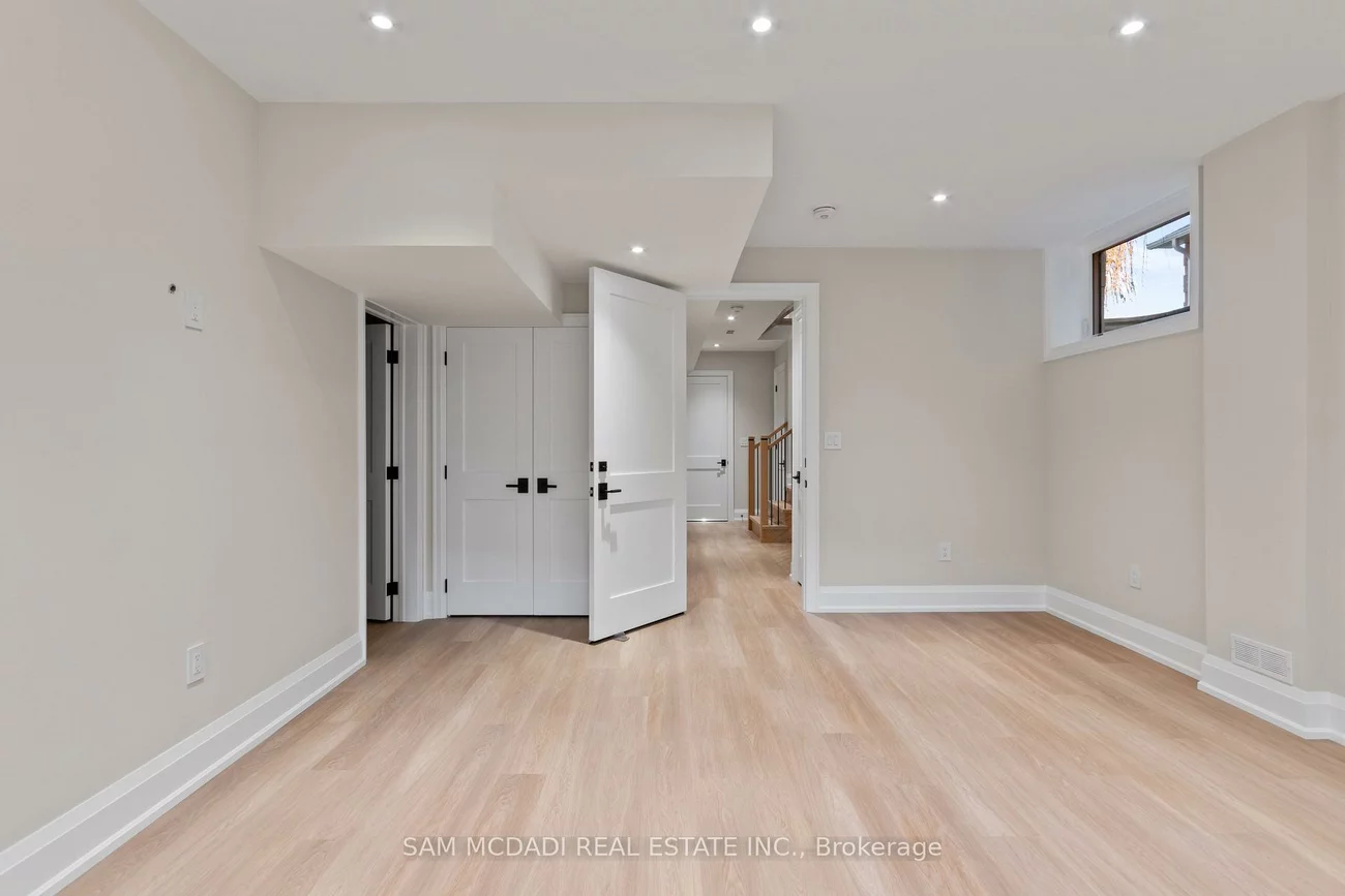 4584, Full Moon, Hurontario, Mississauga