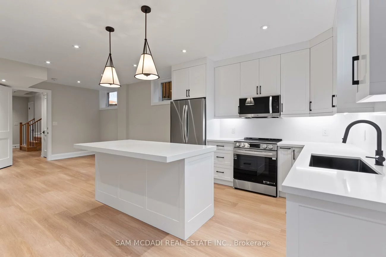 4584, Full Moon, Hurontario, Mississauga