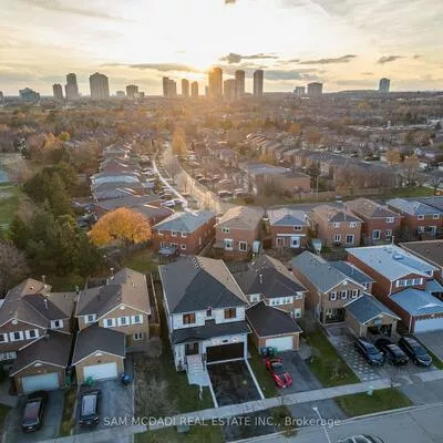 4584, Full Moon, Hurontario, Mississauga