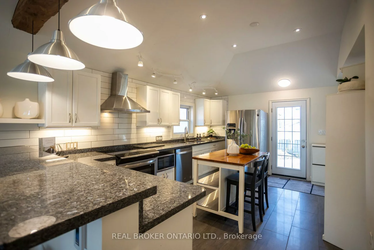 1093, Ogden, Lakeview, Mississauga