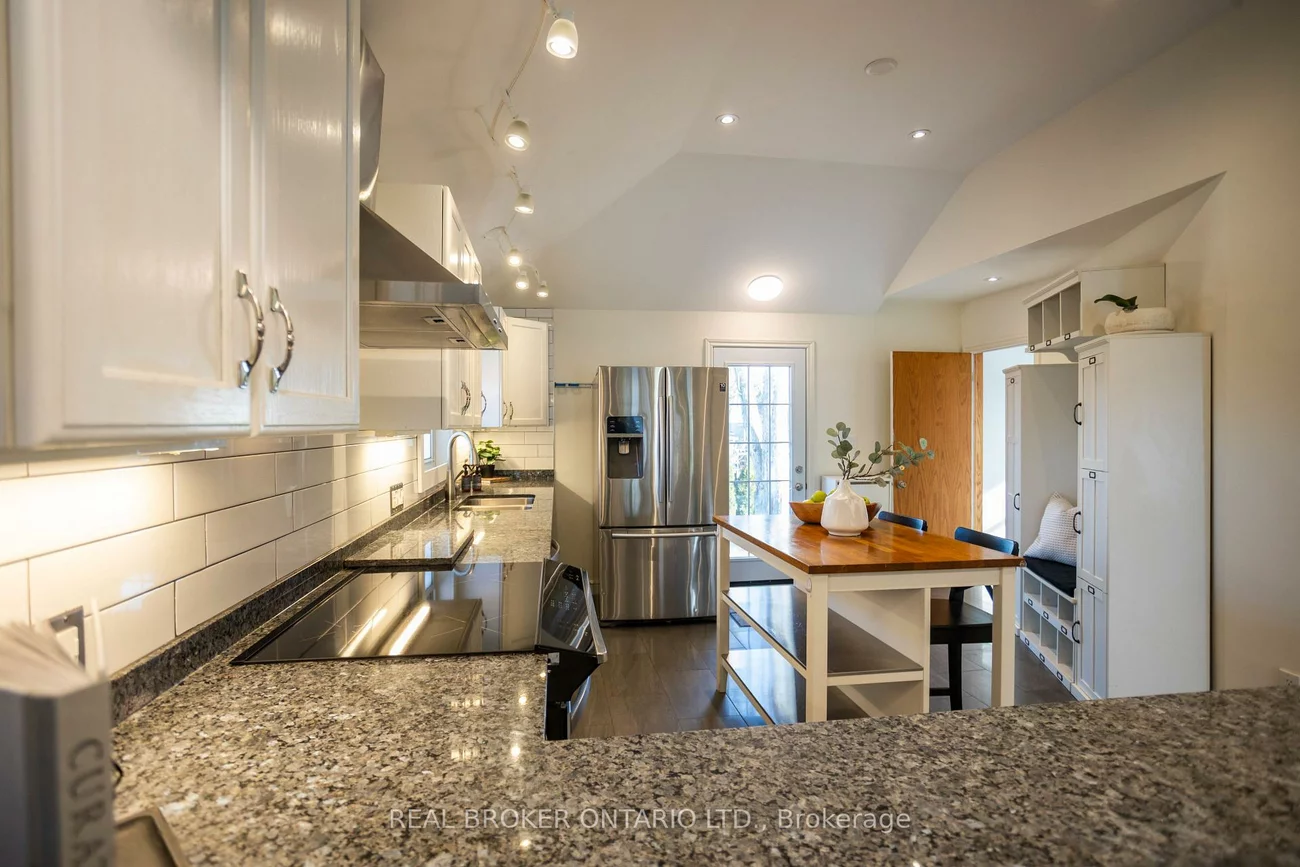 1093, Ogden, Lakeview, Mississauga