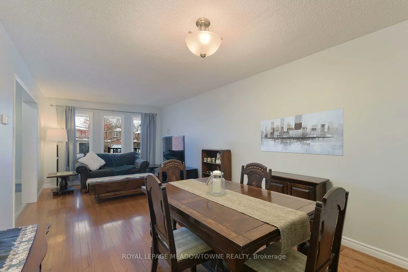 2374, Hargood, Streetsville, Mississauga