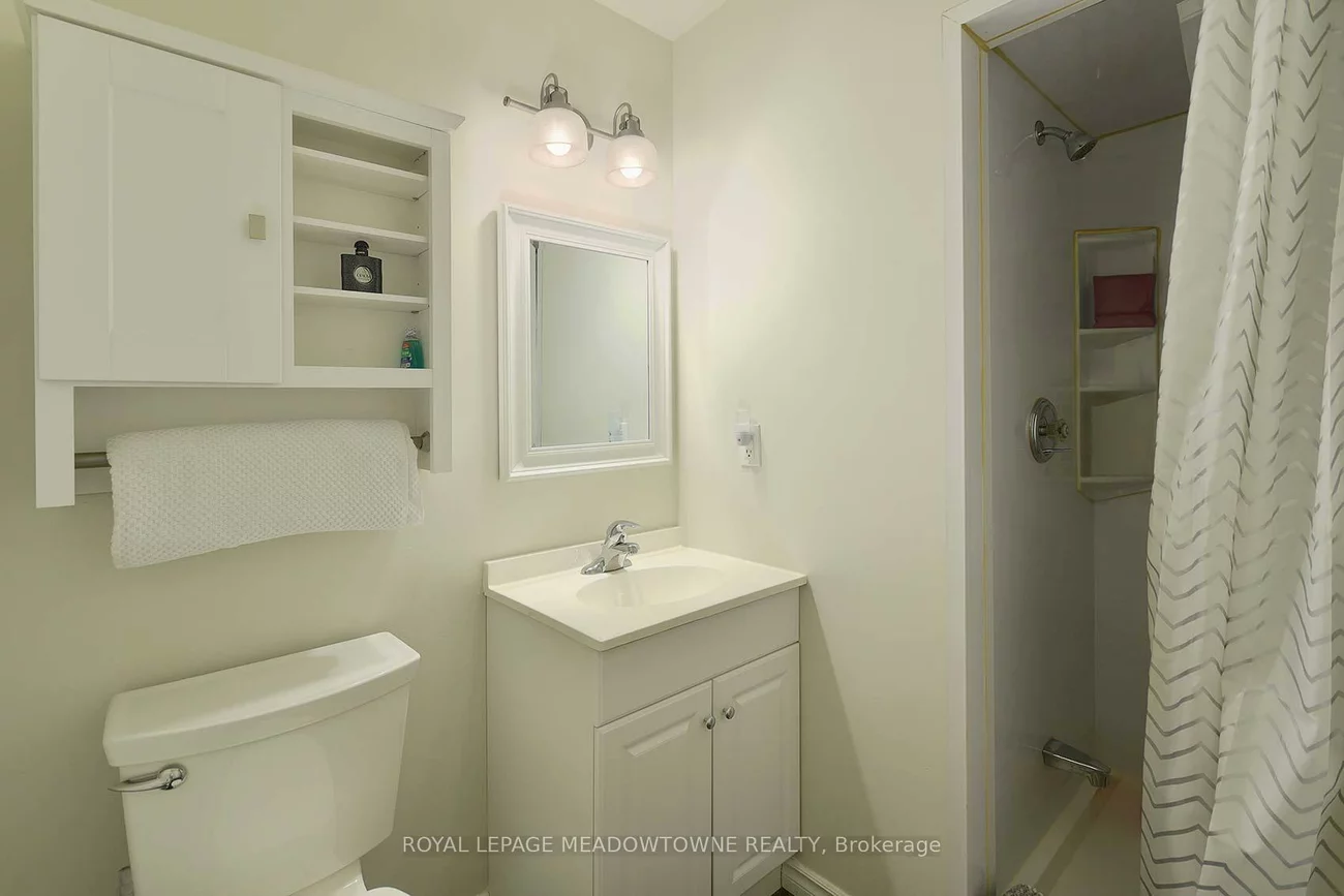 2374, Hargood, Streetsville, Mississauga