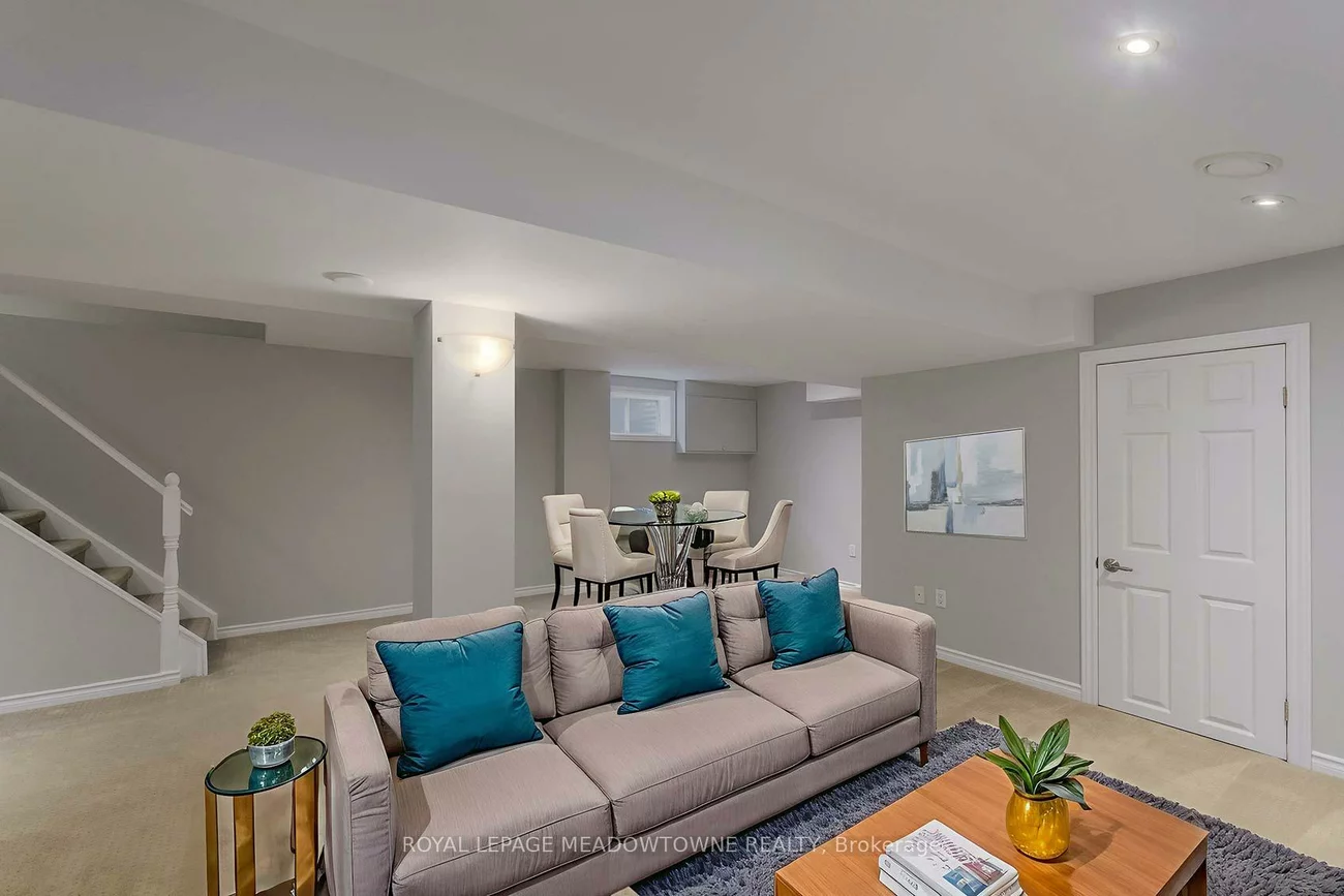 2374, Hargood, Streetsville, Mississauga