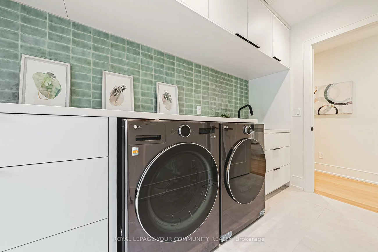 202, Queen, Port Credit, Mississauga