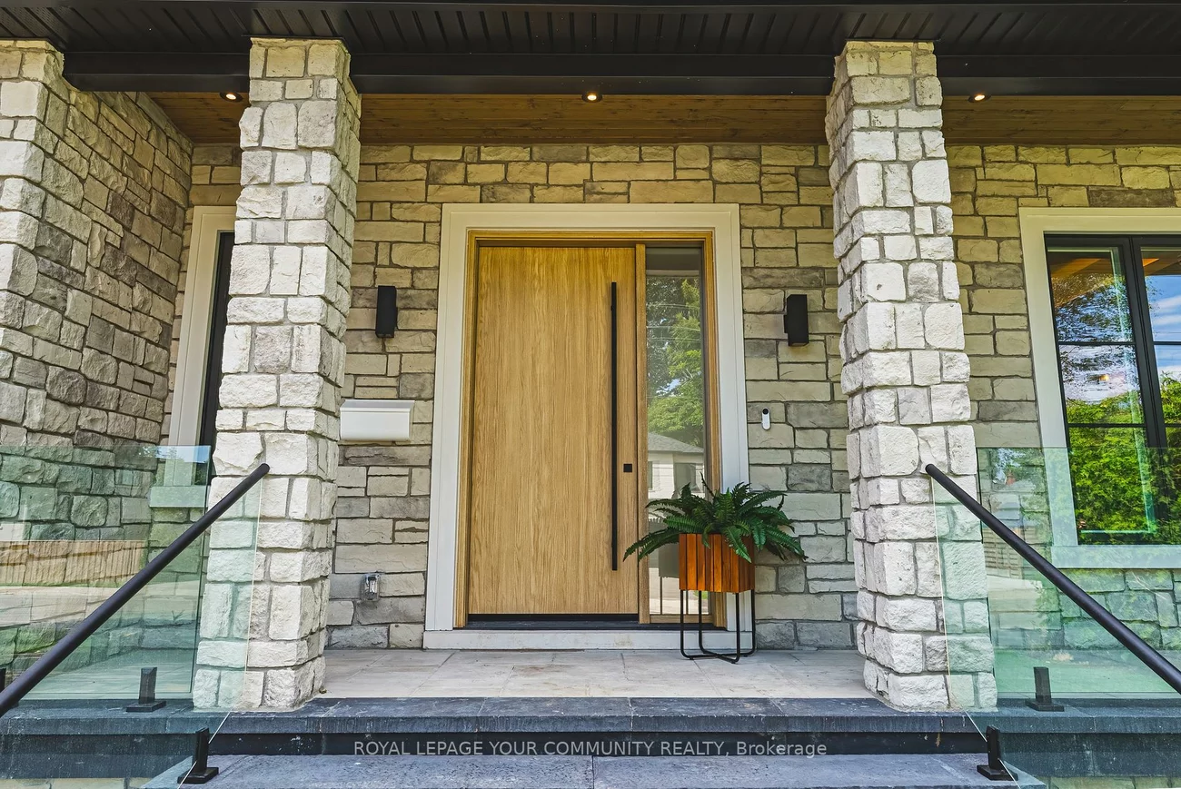 202, Queen, Port Credit, Mississauga