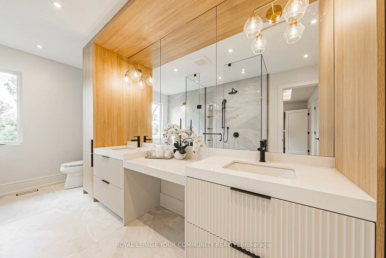 202, Queen, Port Credit, Mississauga