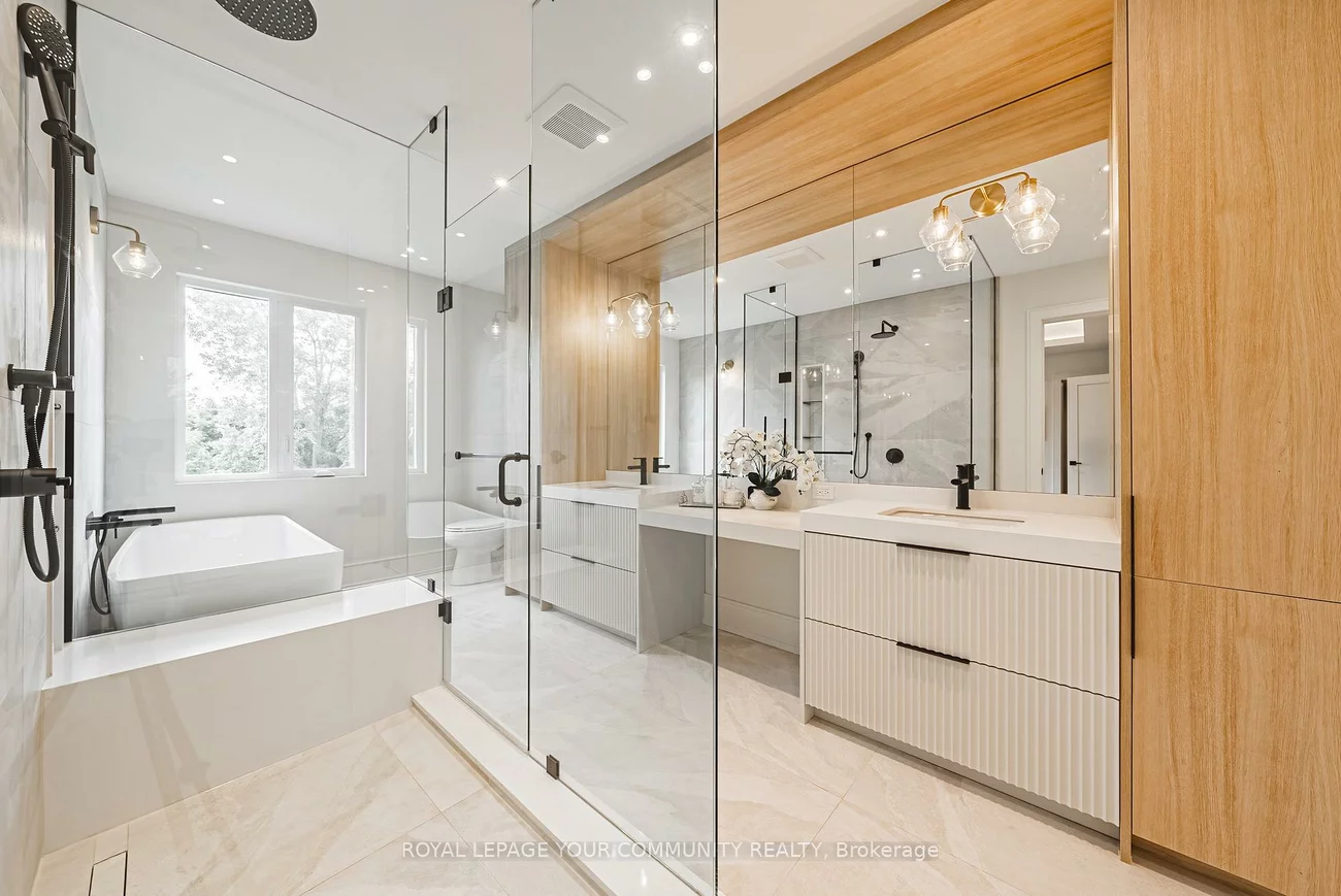 202, Queen, Port Credit, Mississauga