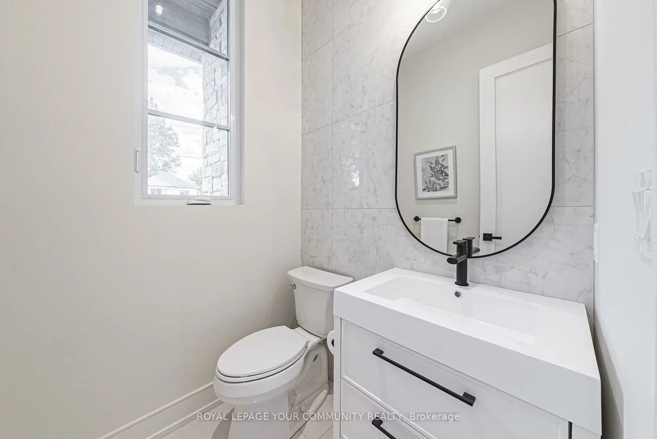 202, Queen, Port Credit, Mississauga